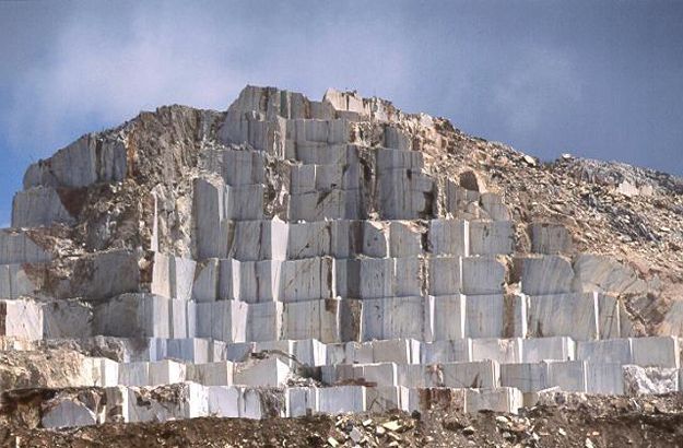 کارارا:راهنمای توریستی جدید برای شهر مرمر