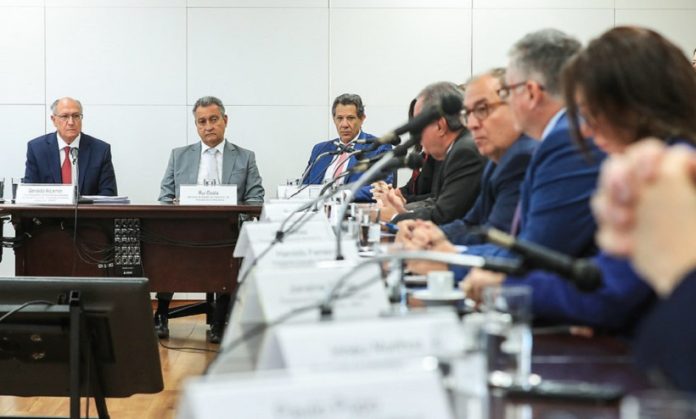 برزیل: دولت و صنعت به تعرفه ایالات متحده واکنش و سنتروچاس به مباحث استراتژیک می‌پیوندد