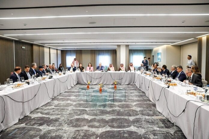 تقویت روابط یونان و عربستان سعودی با تمرکز بر صنعت و منابع معدنی تقویت روابط یونان و عربستان سعودی با تمرکز بر صنعت و منابع معدنی